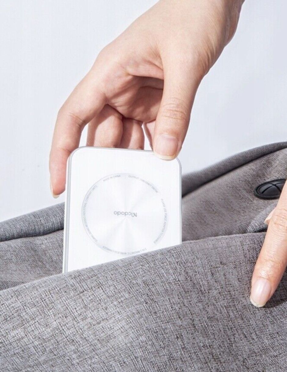 Cargador magnético inalámbrico plegable 3 en 1 con soporte Blanco