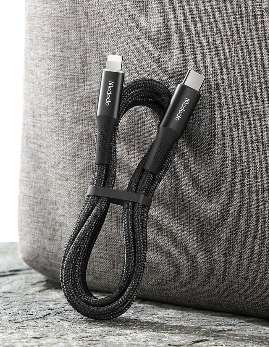 Cable Tipo C a Lightning con LED 1.2m Negro
